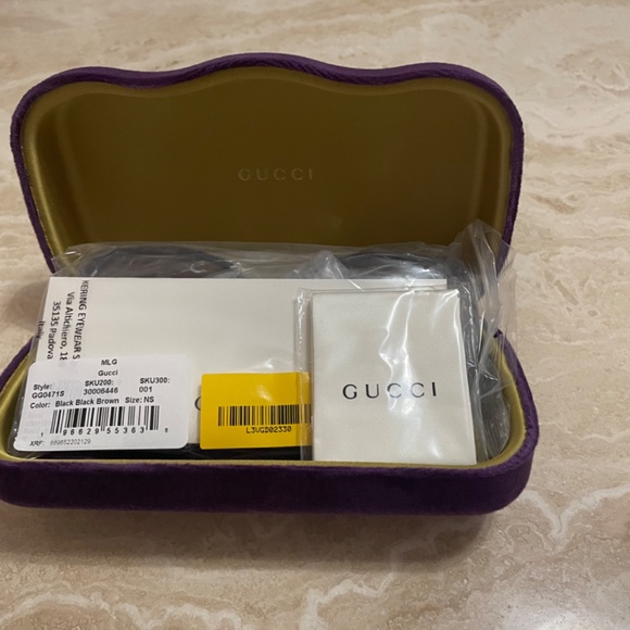 Ladies Gucci Sunglasses - Picture 3 of 4